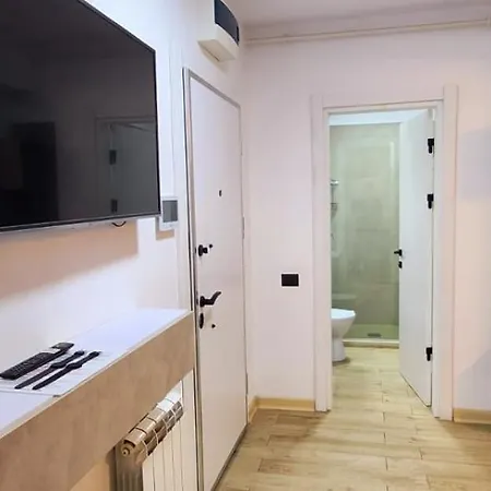 Infinity - Sea Breeze Sauna Jacuzzi Gym Apartment