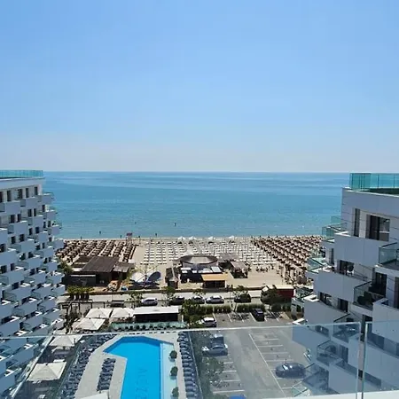 Infinity - Sea Breeze Sauna Jacuzzi Gym Apartment Navodari